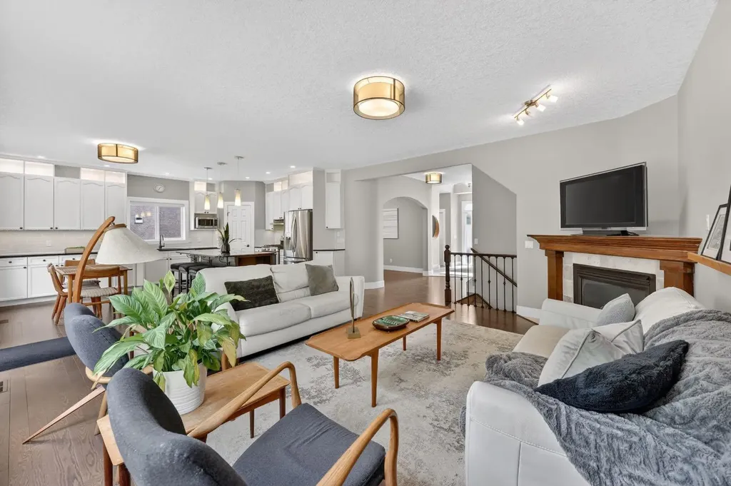 46 Simcrest Manor SW Calgary AB T3H4K2