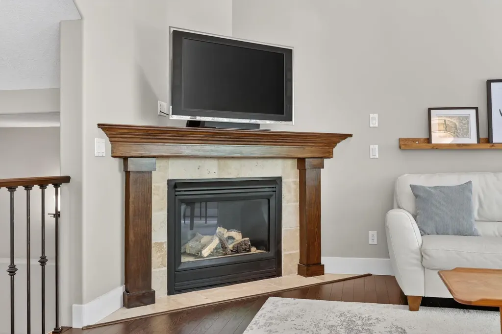 46 Simcrest Manor SW Calgary AB T3H4K2