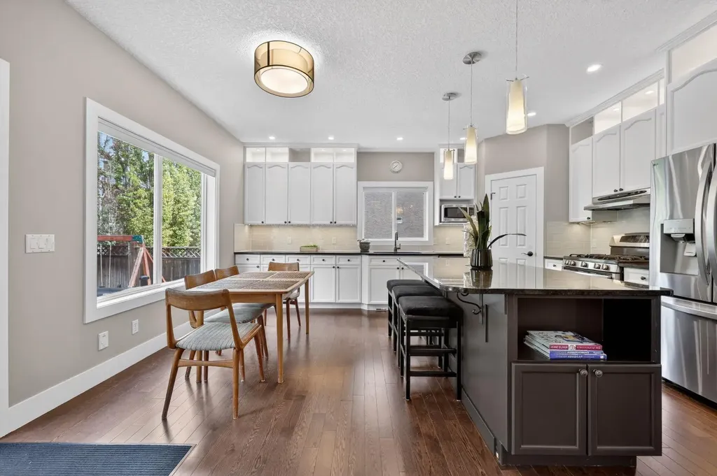 46 Simcrest Manor SW Calgary AB T3H4K2