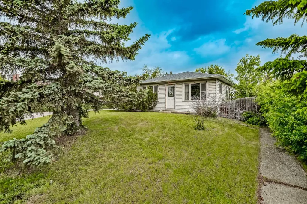 504 1 Avenue NE Airdrie AB T4B 1R1