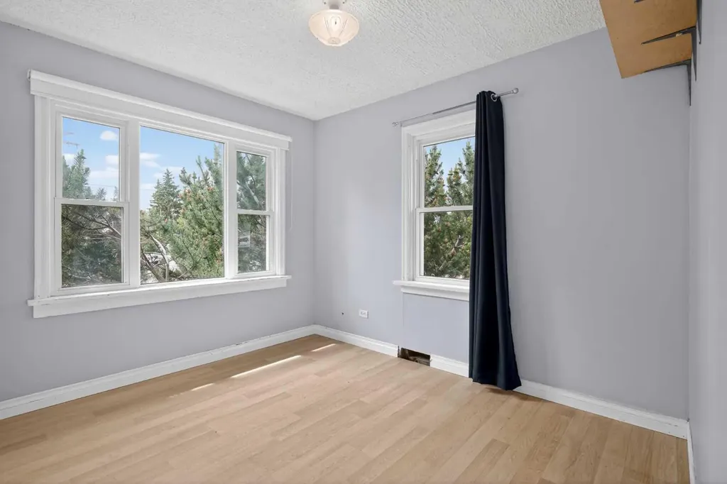 504 1 Avenue NE Airdrie AB T4B 1R1
