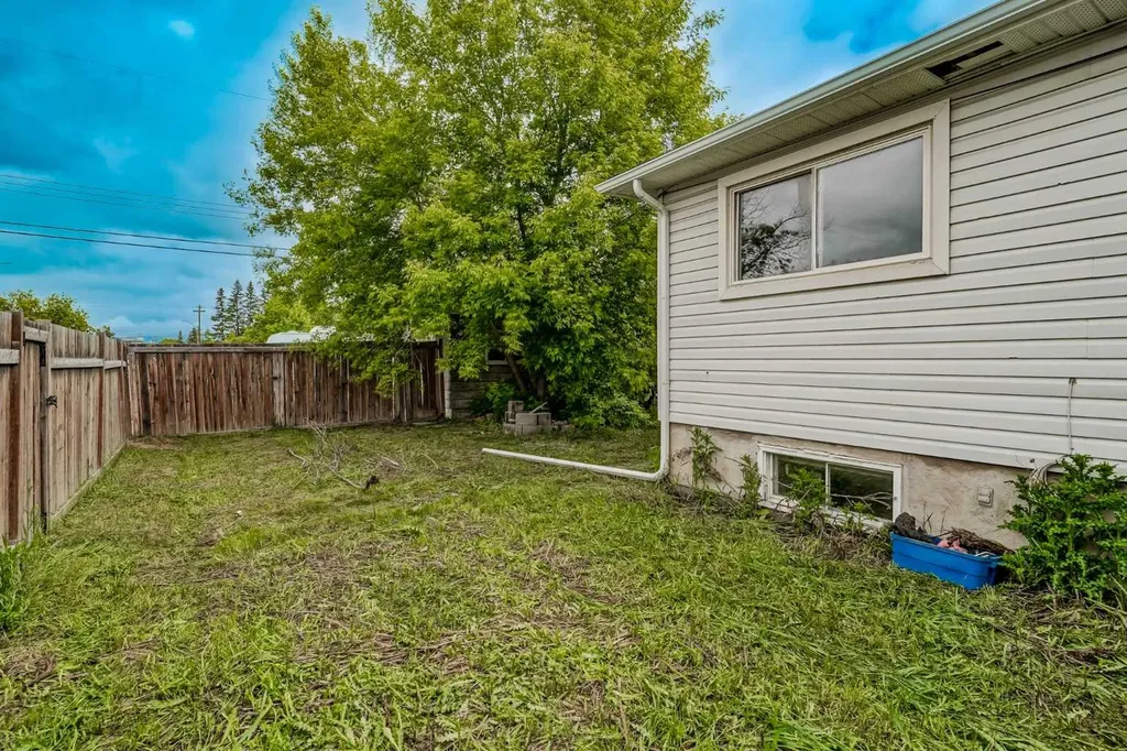 504 1 Avenue NE Airdrie AB T4B 1R1