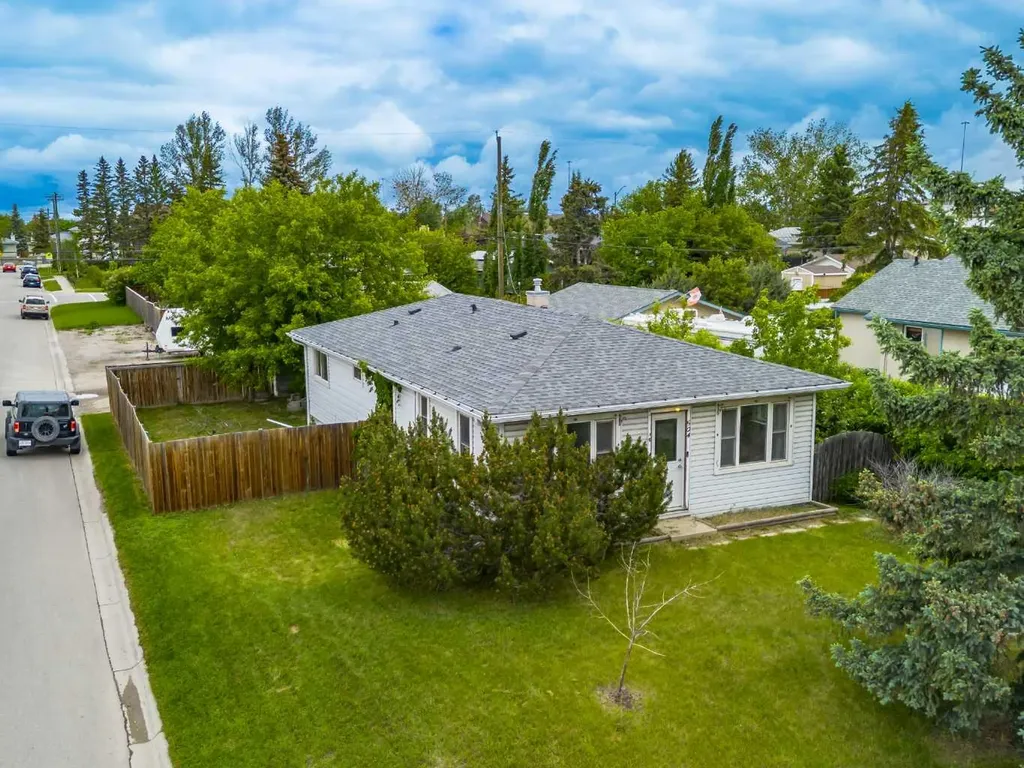 504 1 Avenue NE Airdrie AB T4B 1R1
