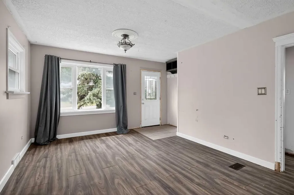 504 1 Avenue NE Airdrie AB T4B 1R1