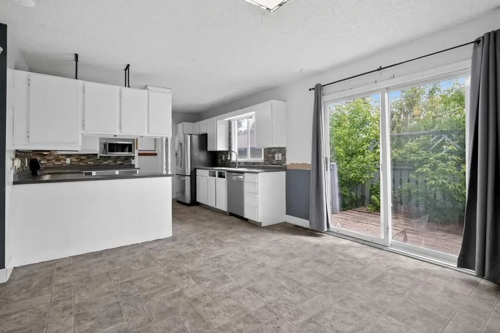 504 1 Avenue NE Airdrie AB T4B 1R1