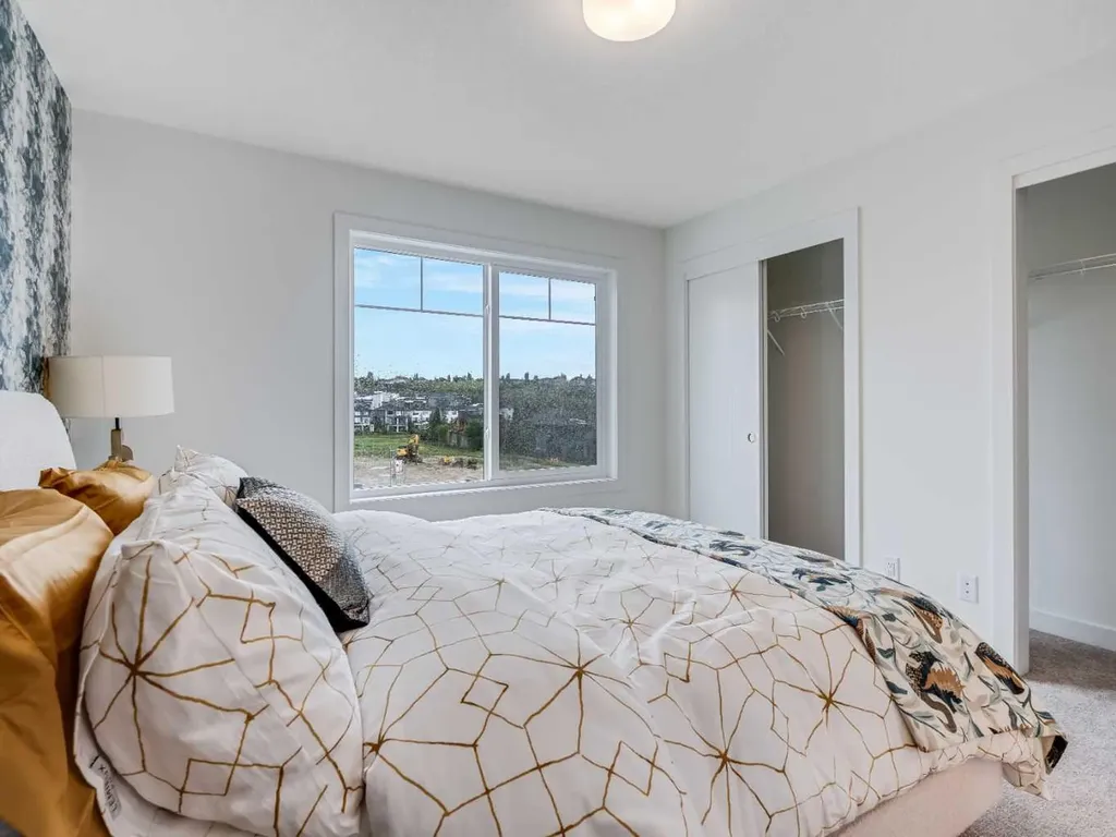 2231 81st Street SW Calgary AB T3H 3V8