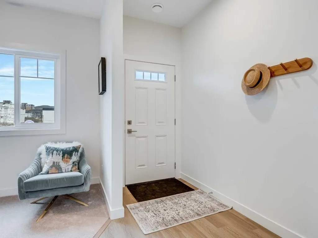 2231 81st Street SW Calgary AB T3H 6M4