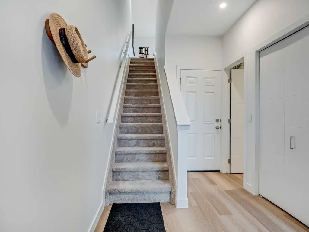 2231 81st Street SW Calgary AB T3H 6M4