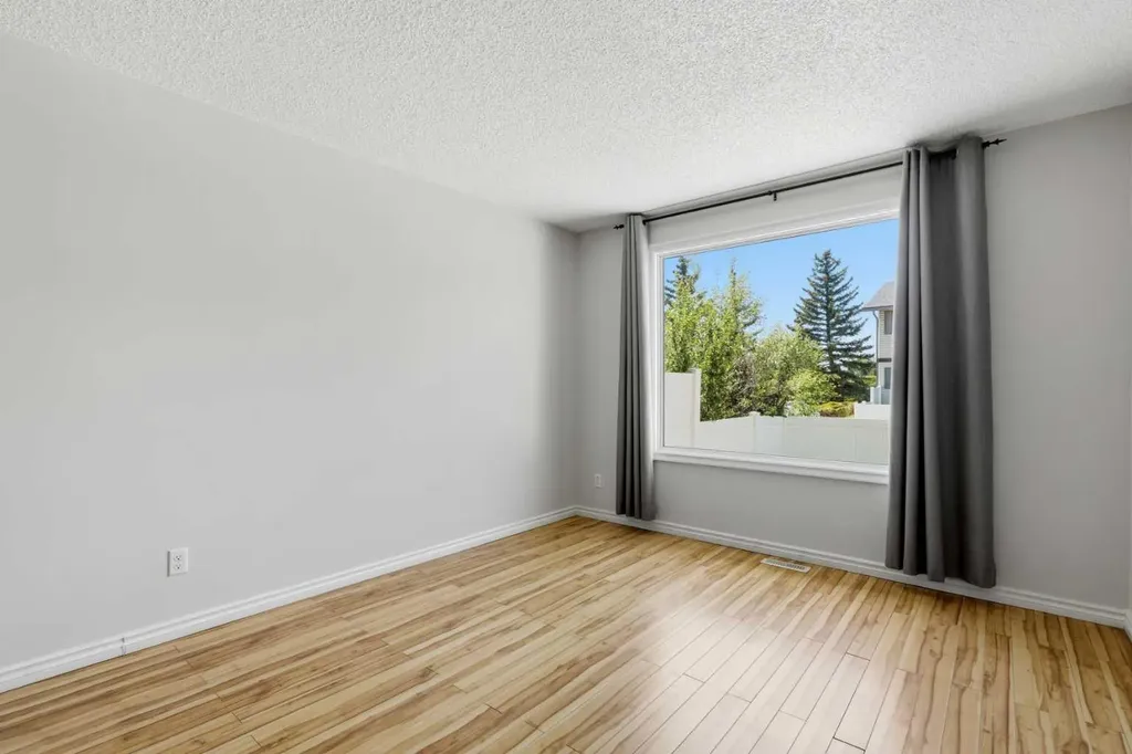 740 Bracewood Drive SW Calgary AB T2W 3N3