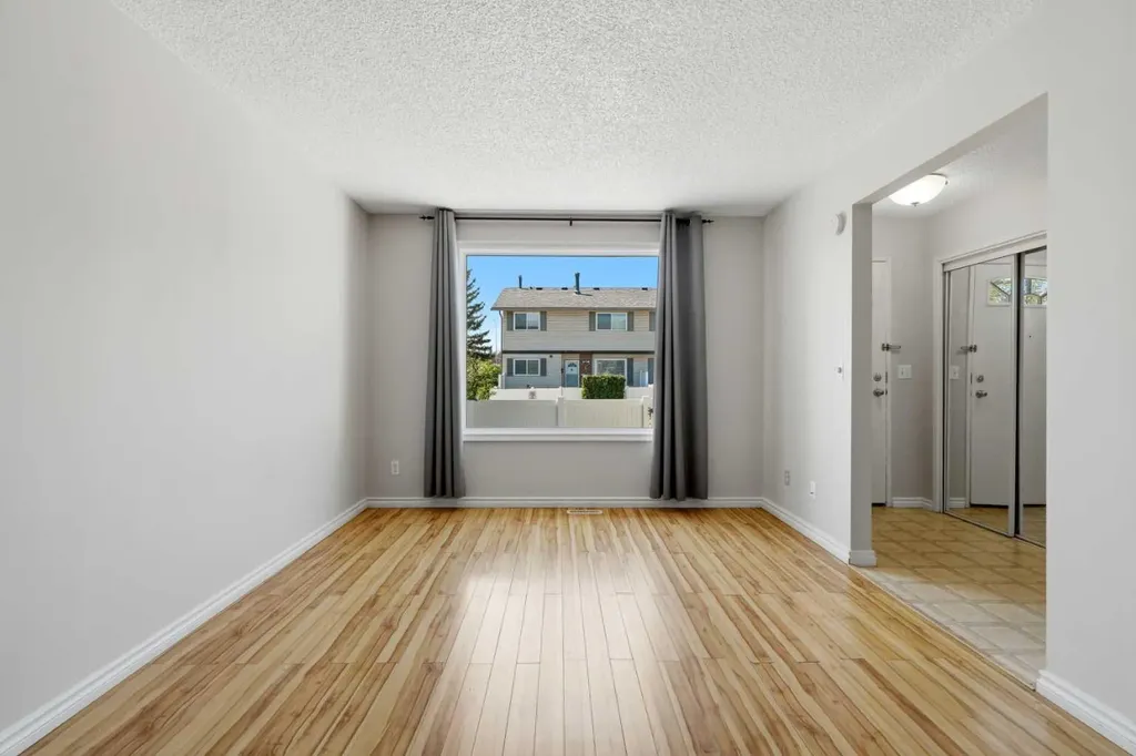 740 Bracewood Drive SW Calgary AB T2W 3N3