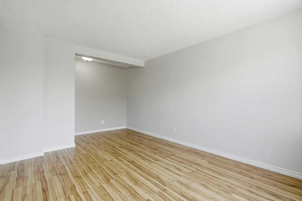740 Bracewood Drive SW Calgary AB T2W 3N3