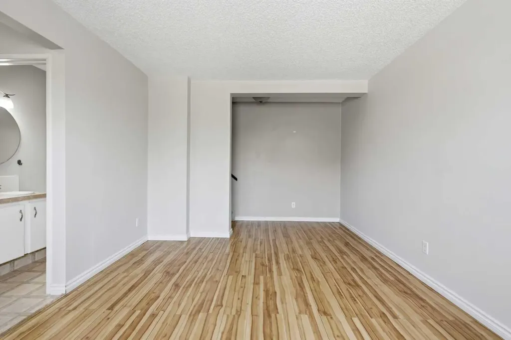 740 Bracewood Drive SW Calgary AB T2W 3N3