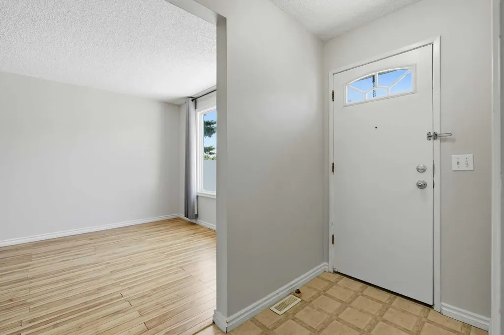 740 Bracewood Drive SW Calgary AB T2W 3N3