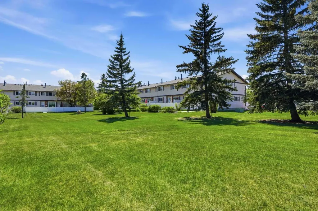740 Bracewood Drive SW Calgary AB T2W 3N3