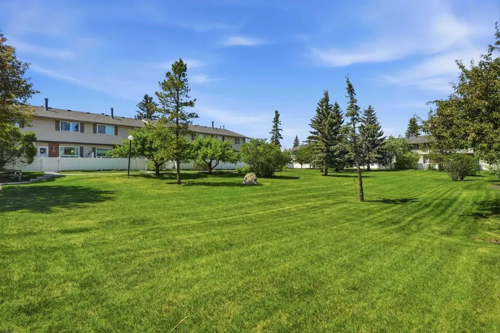 740 Bracewood Drive SW Calgary AB T2W 3N3