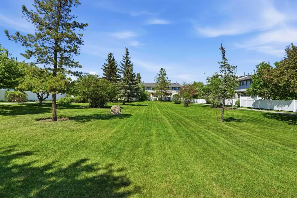 740 Bracewood Drive SW Calgary AB T2W 3N3