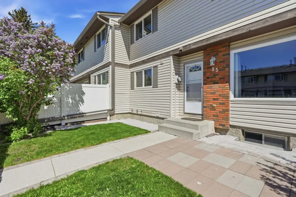 740 Bracewood Drive SW Calgary AB T2W 3N3