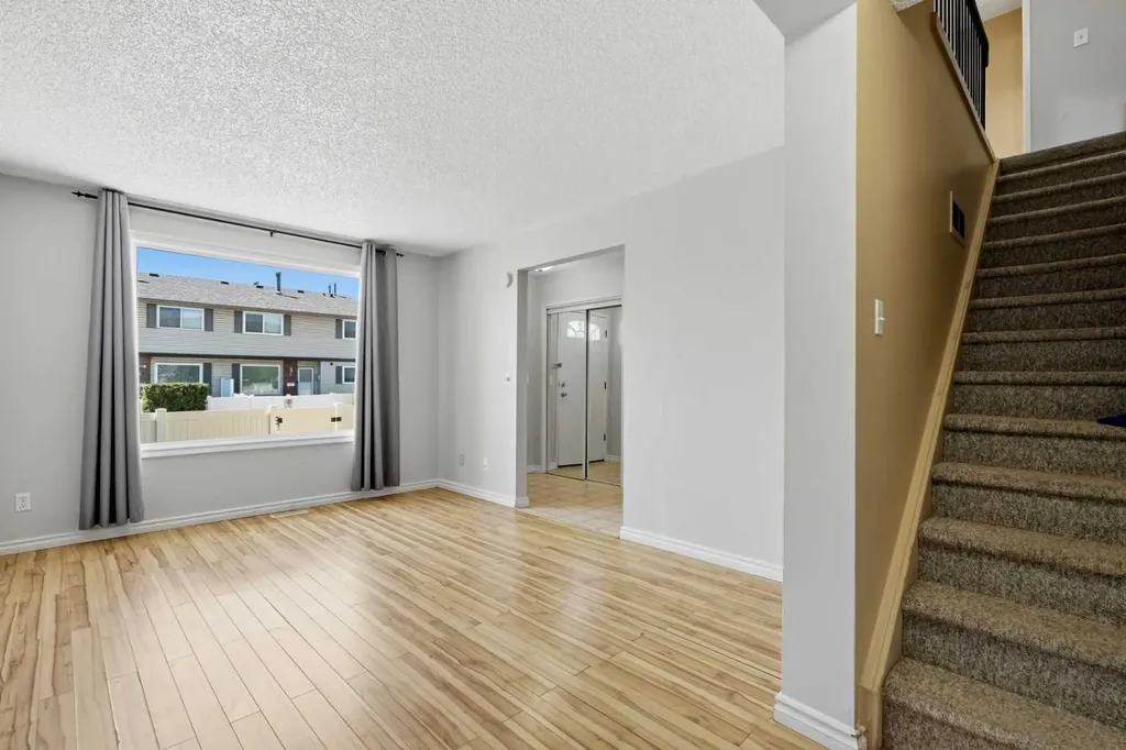 740 Bracewood Drive SW Calgary AB T2W 3N3