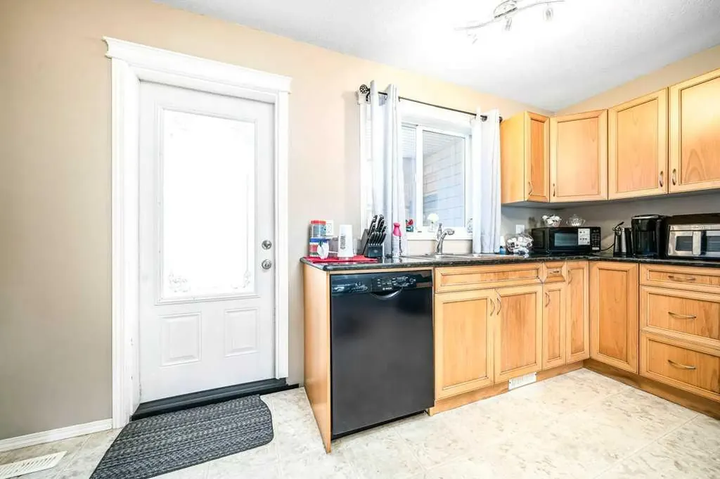 149 Southlands Pointe SE Medicine Hat AB T1B 0M5