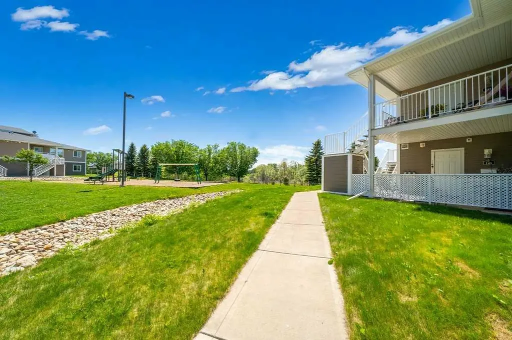 149 Southlands Pointe SE Medicine Hat AB T1B 0M5