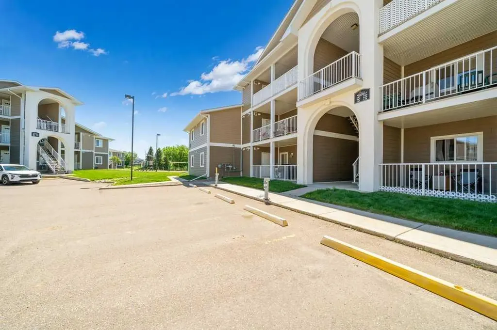 149 Southlands Pointe SE Medicine Hat AB T1B 0M5