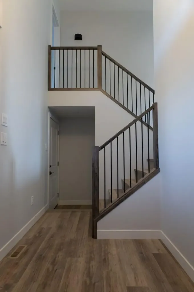 8 Henner's Place Lacombe AB T4L 1Y9