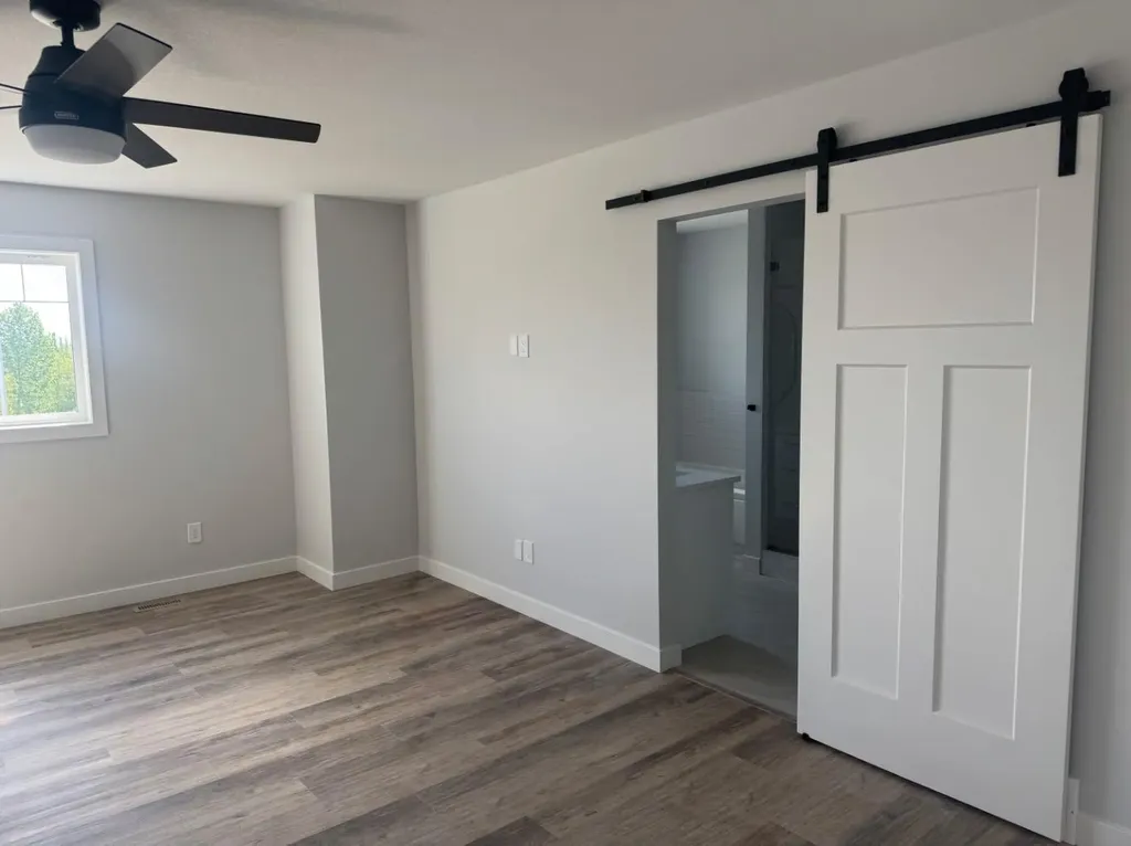 8 Henner's Place Lacombe AB T4L 1Y9