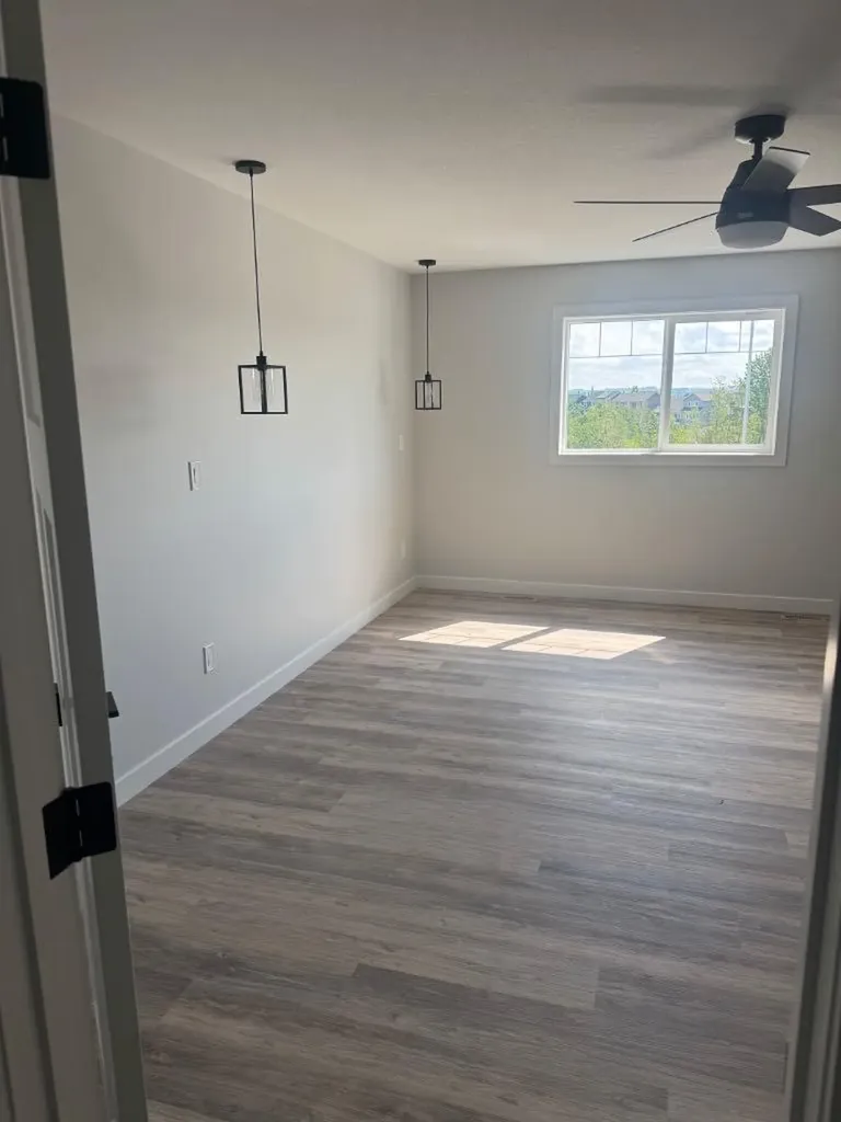 8 Henner's Place Lacombe AB T4L 1Y9
