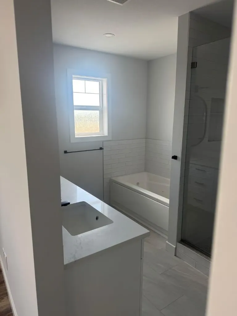 8 Henner's Place Lacombe AB T4L 1Y9