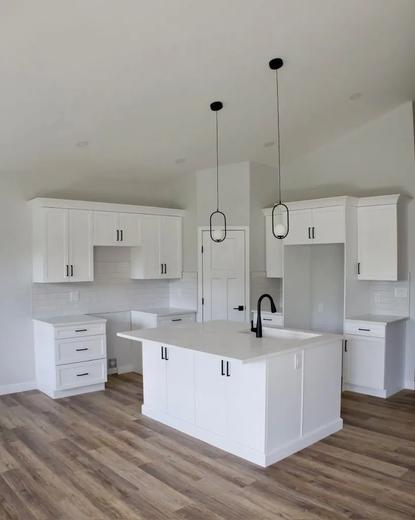 8 Henner's Place Lacombe AB T4L 1Y9