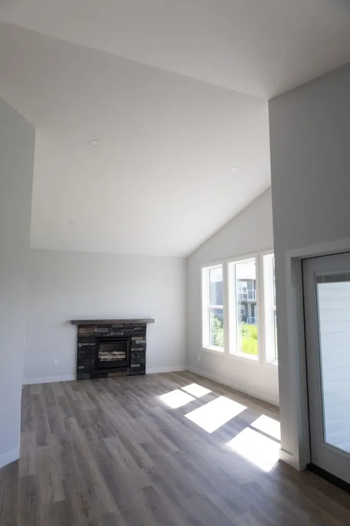 8 Henner's Place Lacombe AB T4L 1Y9