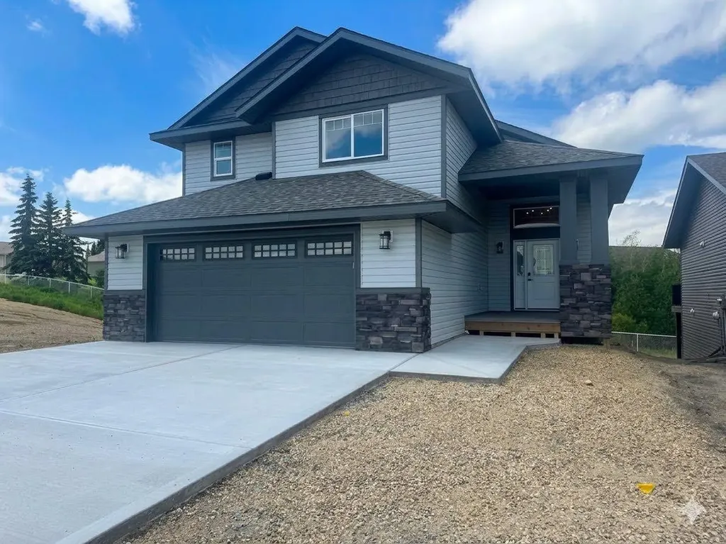 8 Henner's Place Lacombe AB T4L 1Y9