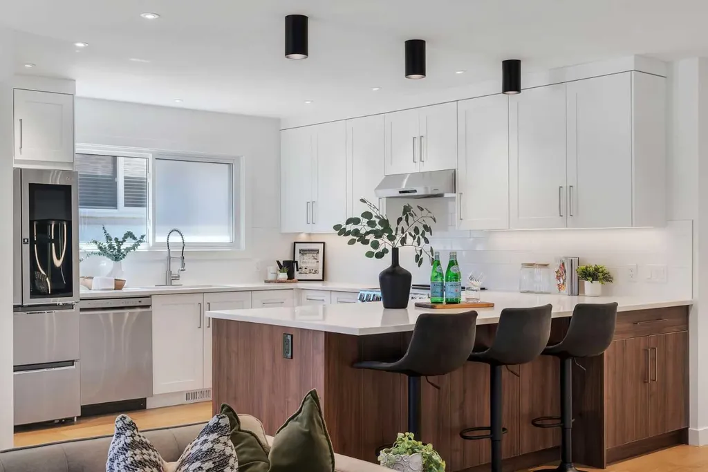 10704 Oakfield Drive SW Calgary AB T2W 2C9