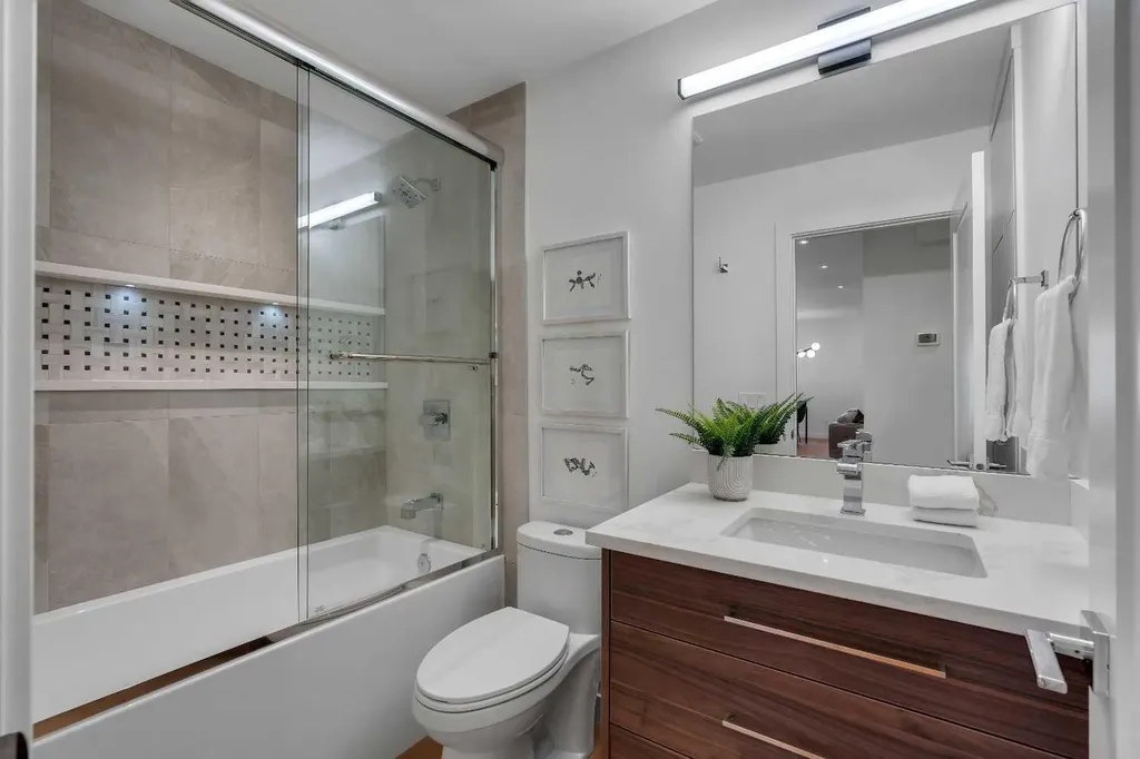 10704 Oakfield Drive SW Calgary AB T2W 2C9
