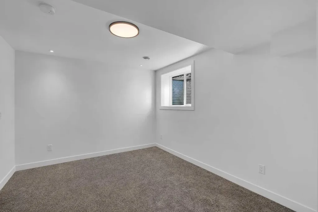 10704 Oakfield Drive SW Calgary AB T2W 2C9