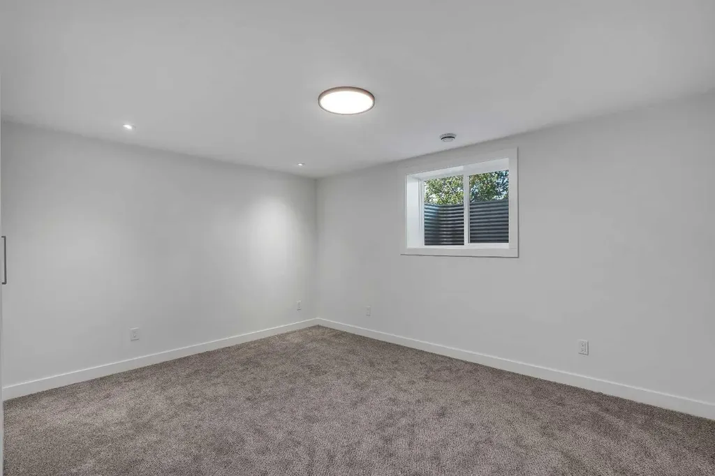 10704 Oakfield Drive SW Calgary AB T2W 2C9