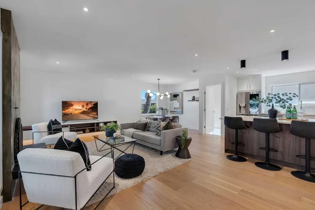 10704 Oakfield Drive SW Calgary AB T2W 2C9
