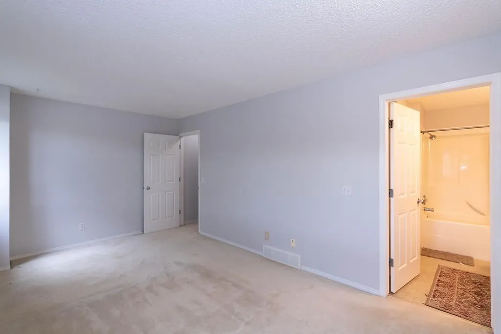 950 Arbour Lake Road NW Calgary AB T3G 5B3