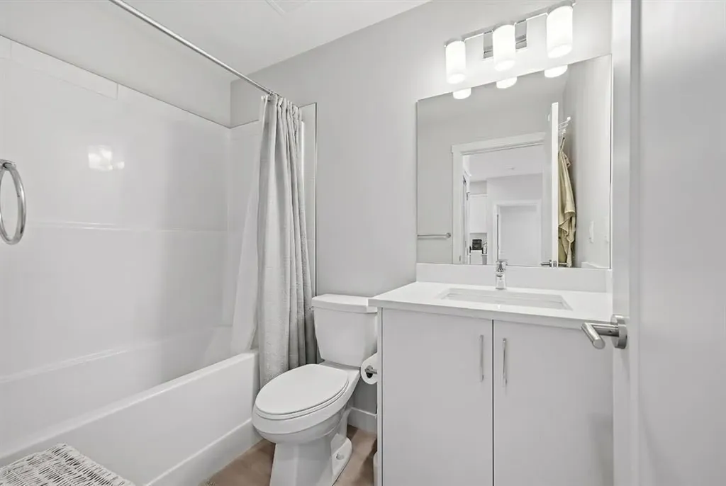 660 Shawnee Square SW Calgary AB T2Y2N6