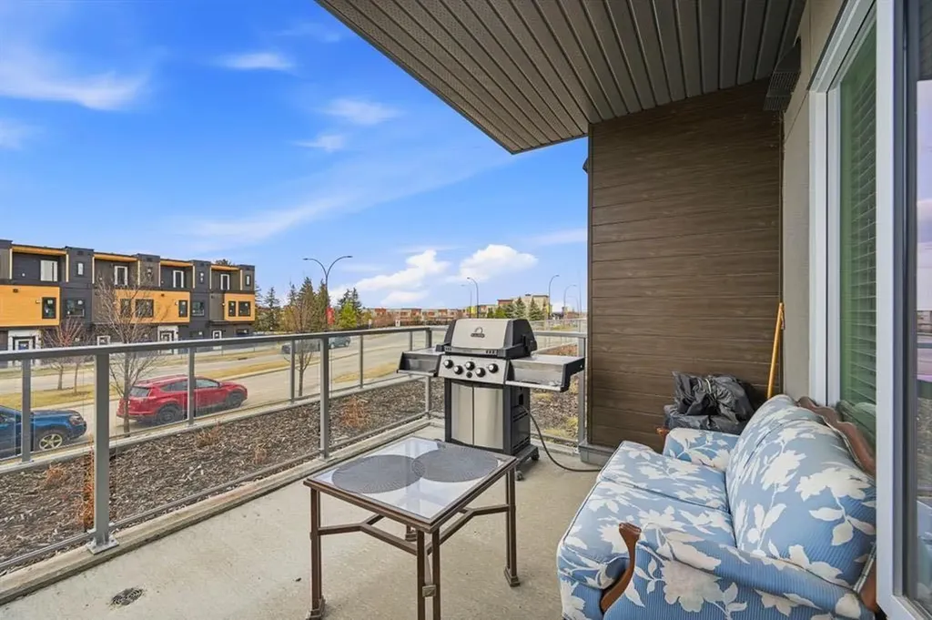 660 Shawnee Square SW Calgary AB T2Y2N6