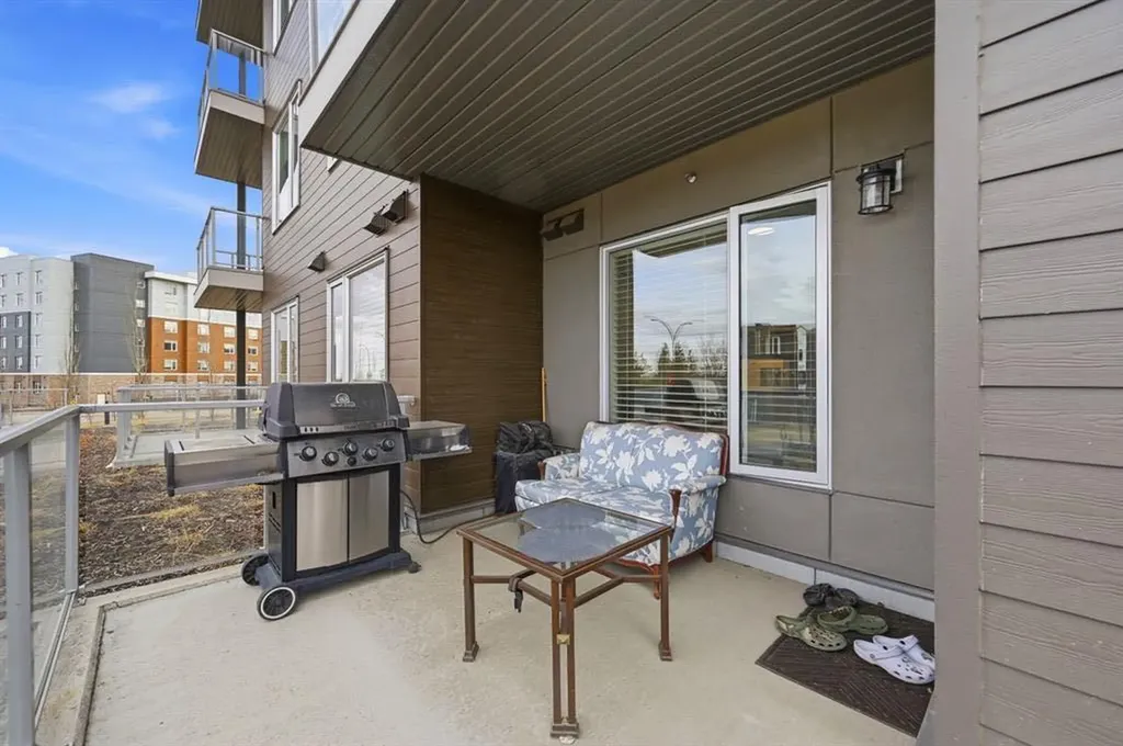 660 Shawnee Square SW Calgary AB T2Y2N6