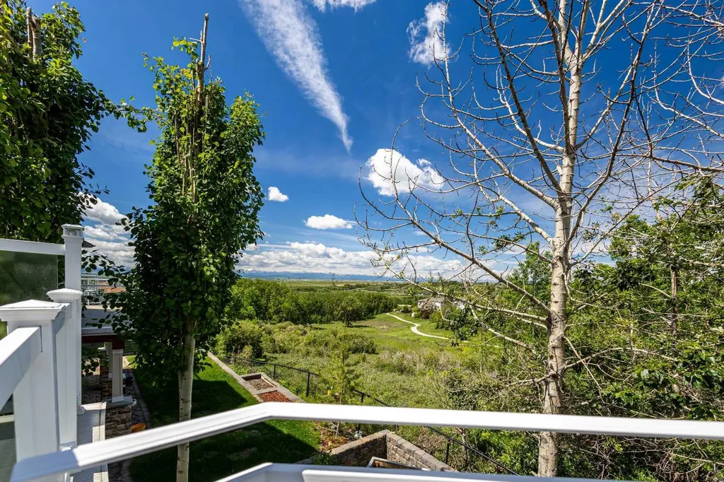 76 Rockywood Park NW Calgary AB T3G5S2