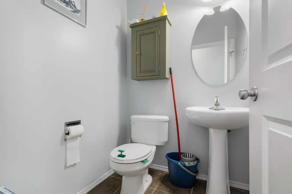 76 Rockywood Park NW Calgary AB T3G5S2