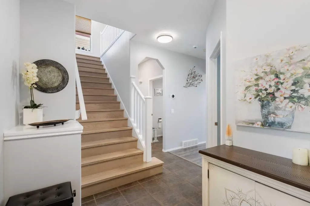 76 Rockywood Park NW Calgary AB T3G5S2