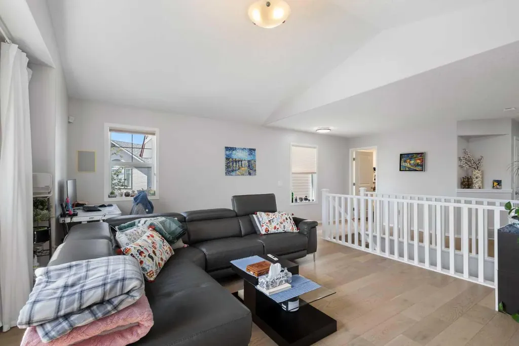76 Rockywood Park NW Calgary AB T3G5S2