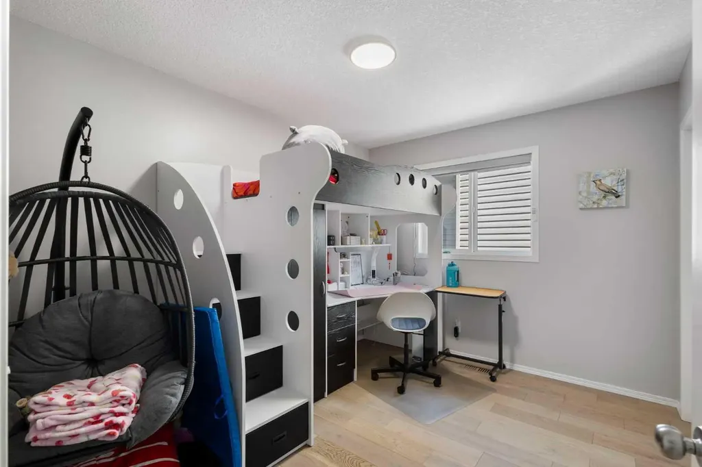 76 Rockywood Park NW Calgary AB T3G5S2