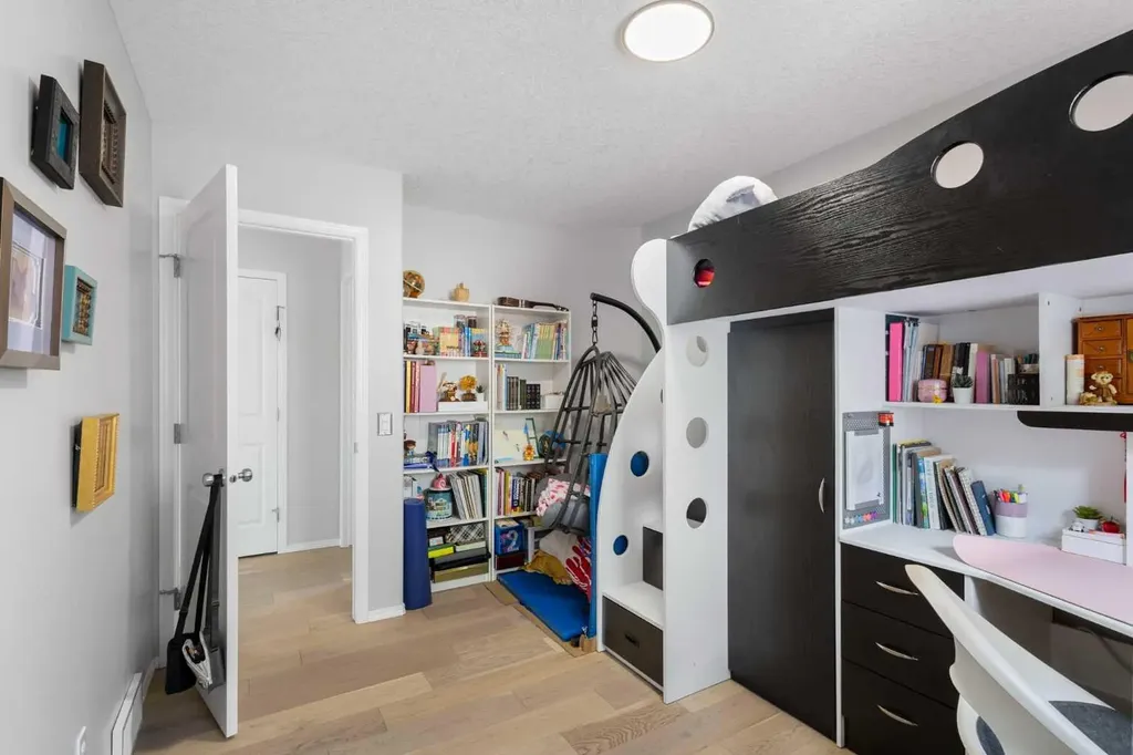 76 Rockywood Park NW Calgary AB T3G5S2