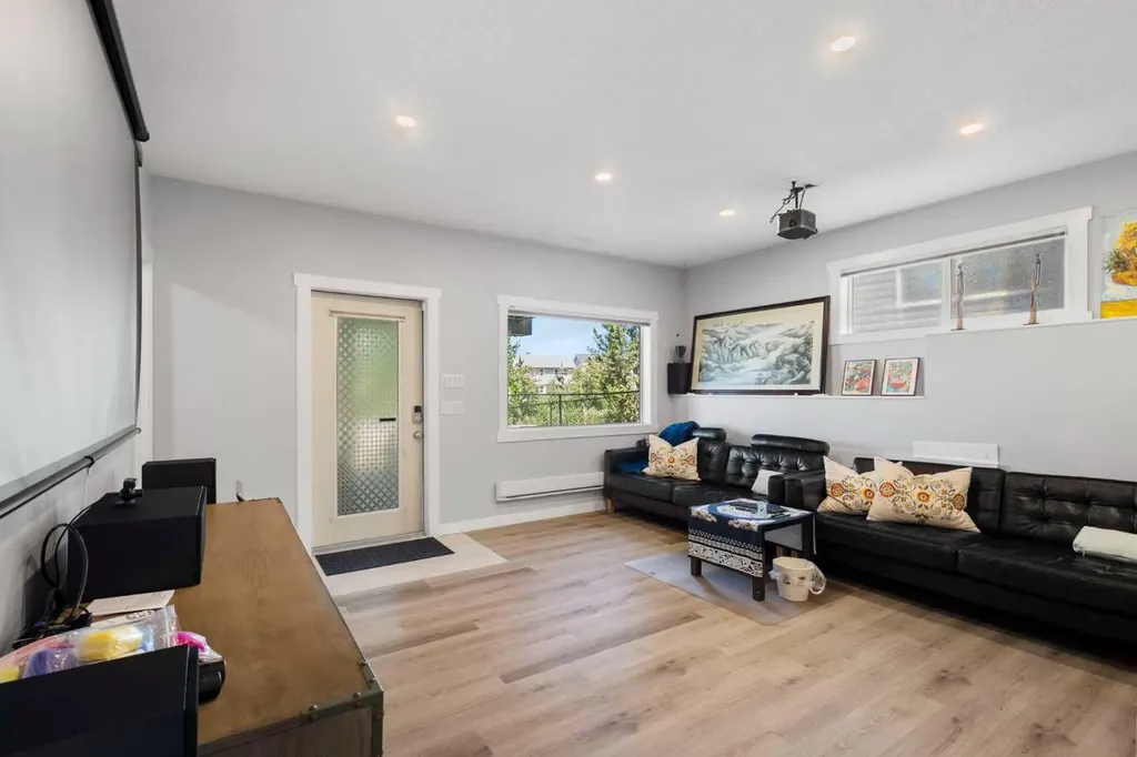 76 Rockywood Park NW Calgary AB T3G5S2