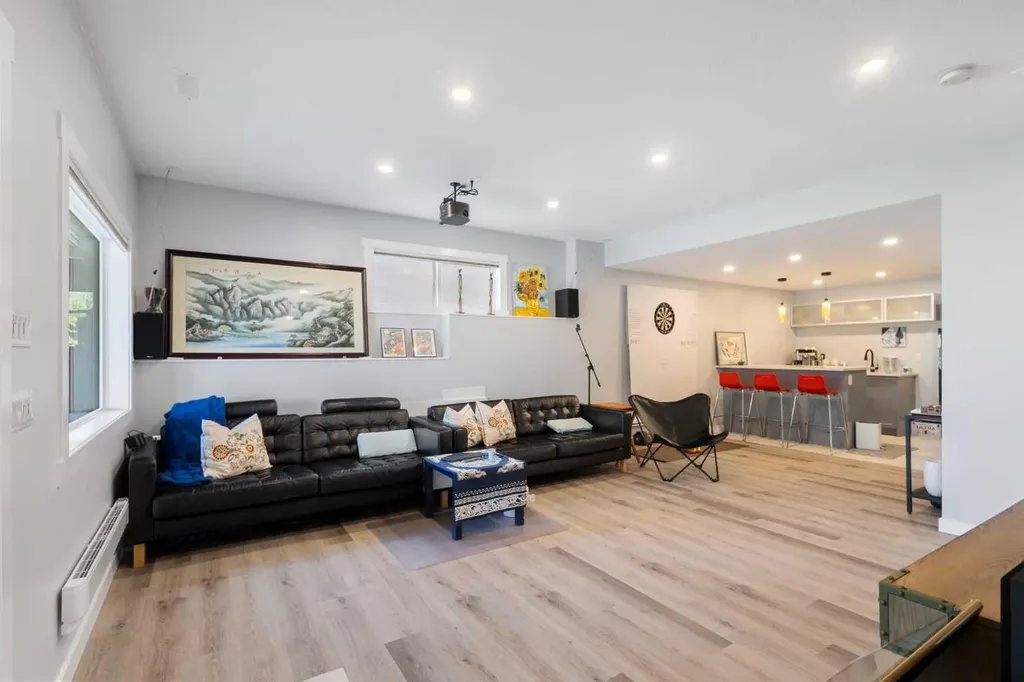 76 Rockywood Park NW Calgary AB T3G5S2