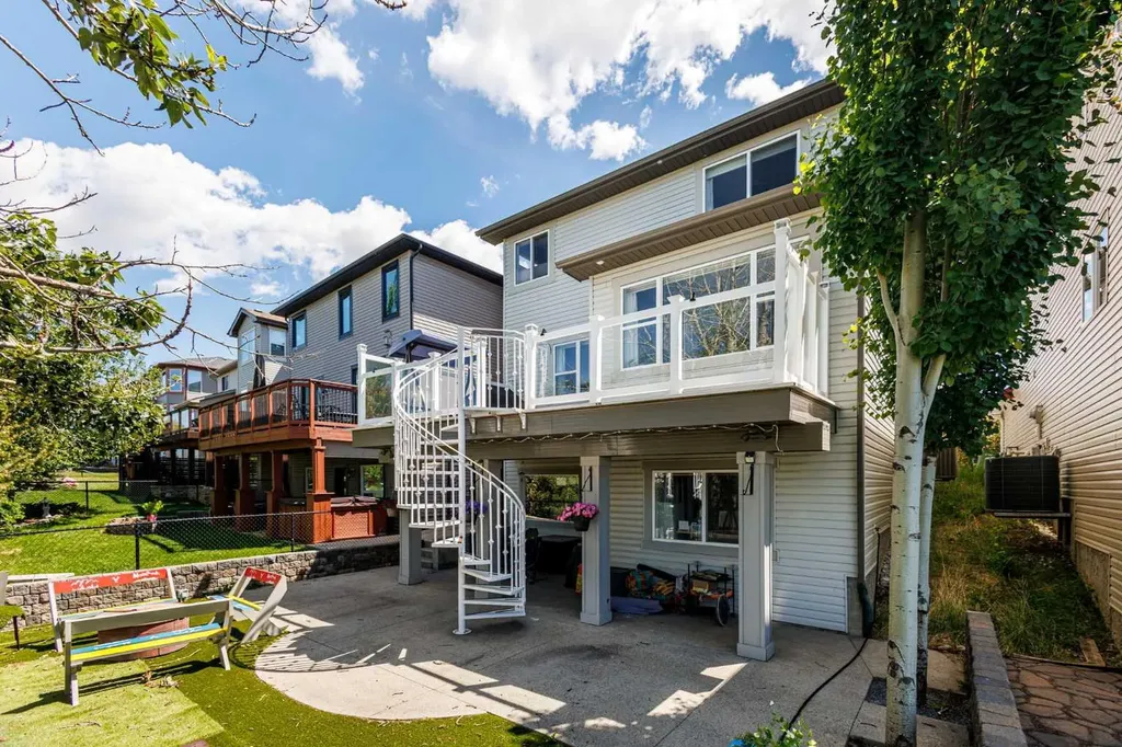 76 Rockywood Park NW Calgary AB T3G5S2